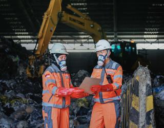 Fasilitas pengolahan limbah dan sampah menjadi bahan bakar alternatif di area Greenzone 1 Pabrik Narogong, Jawa Barat.