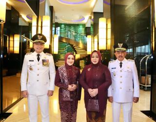  Wali Kota Surabaya Eri Cahyadi dan Wakil Wali Kota Armuji, resmi dilantik oleh Presiden Prabowo Subianto di Kompleks Istana Merdeka, Jakarta, Kamis (20/2/2025).