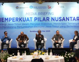 Kantor Perwakilan BI (Bank Indonesia) Jatim Bersama OJK, Kemenkeu, dan LPS Bahas Prospek Ekonomi Berkelanjutan dalam diskusi pertumbuhan Jawa Timur yang melampaui rata-rata nasional didorong oleh konsumsi rumah tangga dan panen raya, Surabaya (14 Mei 2025