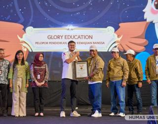 UNESA Kukuhkan 20 Ribu Maba, Raih Rekor MURI Lewat Video Peduli Lingkungan