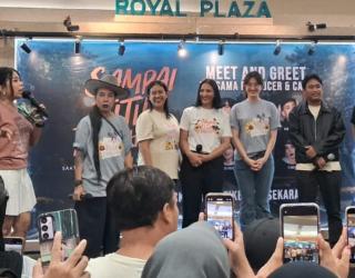 Pemutaran Film Sampai Titik Terakhirmu di Surabaya Banjir Air Mata