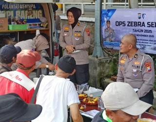 Operasi Zebra Semeru 2025, Polda jatim Gelar Tes Kesehatannya Gratis untuk Sopir Bis di Terminal Purabaya