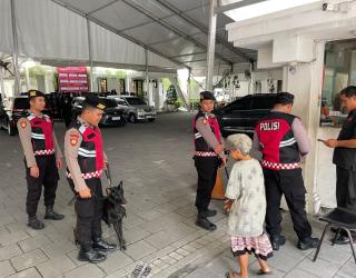 Amankan Natal, Polda Jatim Lakukan Sterilisasi Gereja dengan Unit K9