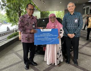 BI Jatim Hibahkan Kendaraan Dinas kepada Mitra Kerja