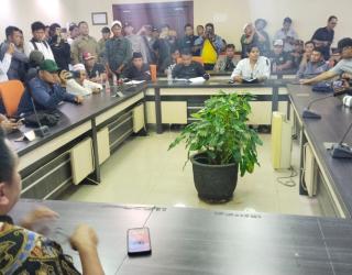 Terima Massa aksi jagal,Wakil Ketua DPRD Surabaya Dorong Dialog soal Relokasi RPH Pegirian