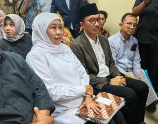 Khofifah Hadir di Sidang Dugaan Korupsi Dana Pokmas dan Tegaskan Kooperatif