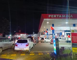 Antrean Panjang di SPBU Jember Usai Isu Stok BBM 23 Hari, Hiswana Migas: Aman