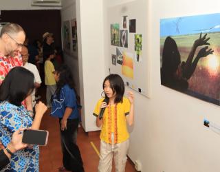 Siswa Sekolah Dasar Unjuk Karya Fotografi di Wisma Jerman