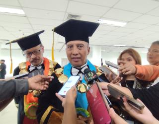 Wisuda ke-120 di Graha Unesa, 500 Lulusan Disiapkan Hadapi Geopolitik dan Disrupsi Digital