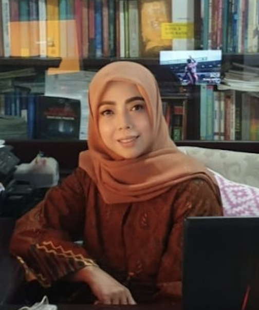 Prof. Rahma Gafmi, Guru Besar UNAIR