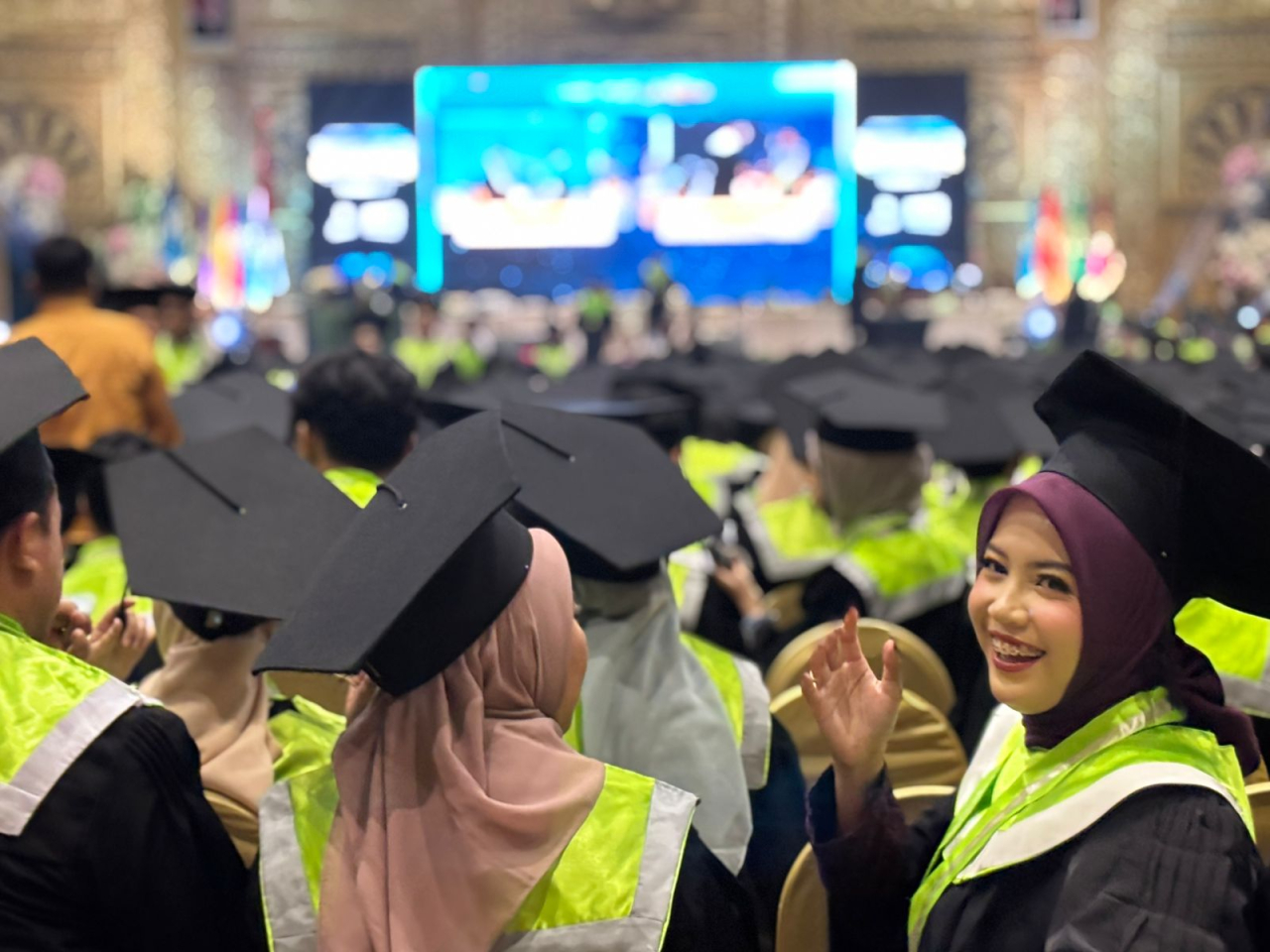 Suasana Wisuda priode 117 Unesa