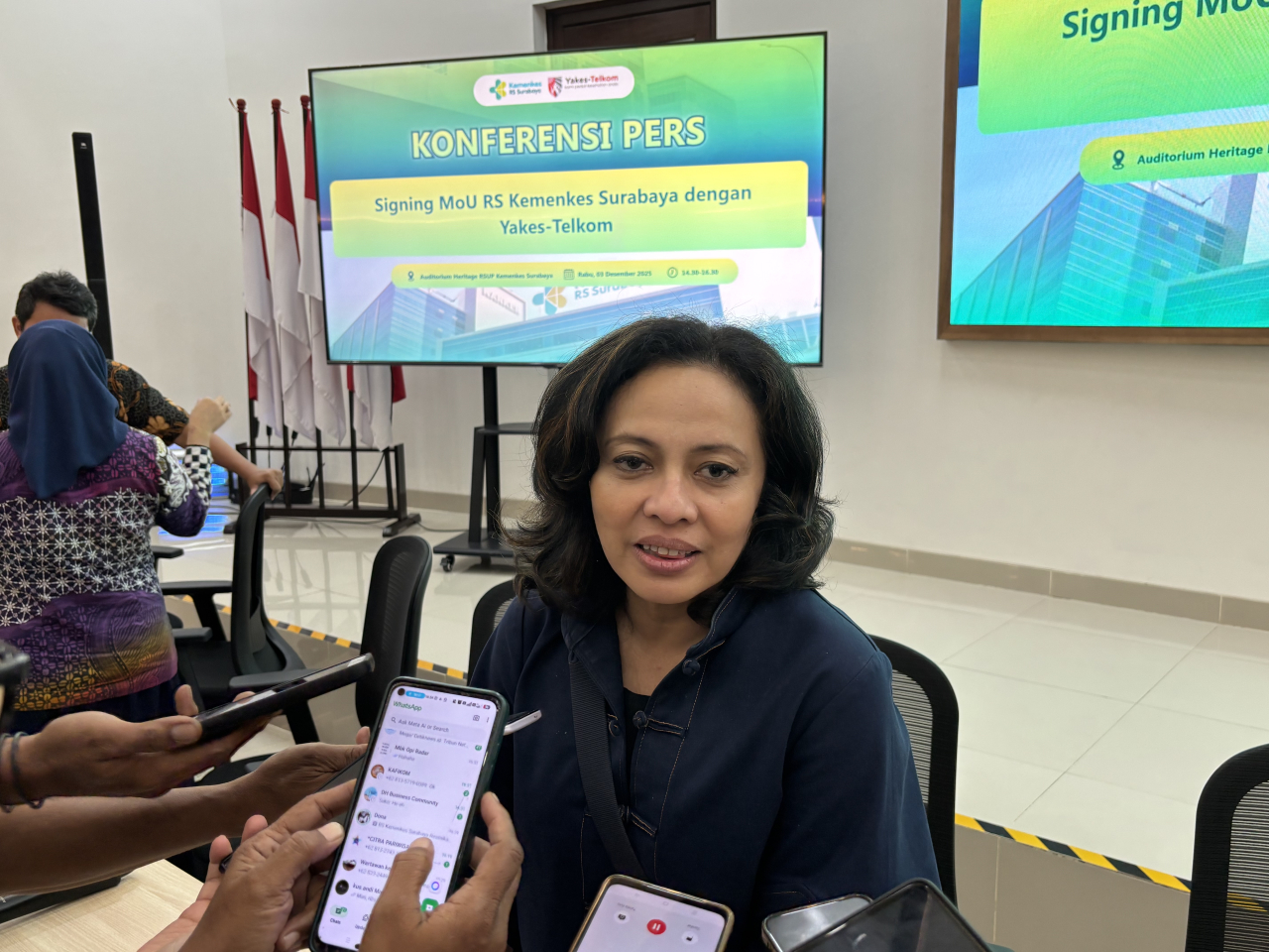 Direktur Utama RS Kemenkes Surabaya, **dr. Martha M.L. Siahaan, SH., MARS., MH.Kes**, Direktur Utama RS Kemenkes Surabaya, dr. Martha M.L. Siahaan, SH., MARS., MH.Kes