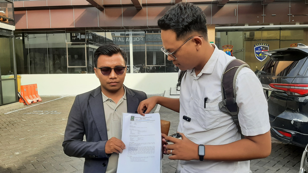 Kuasa Hukum Pemuda Gerakan Muslim Nusantara (GMN) Jawa Timur, Kholisin Susanto, S.H. (kiri).