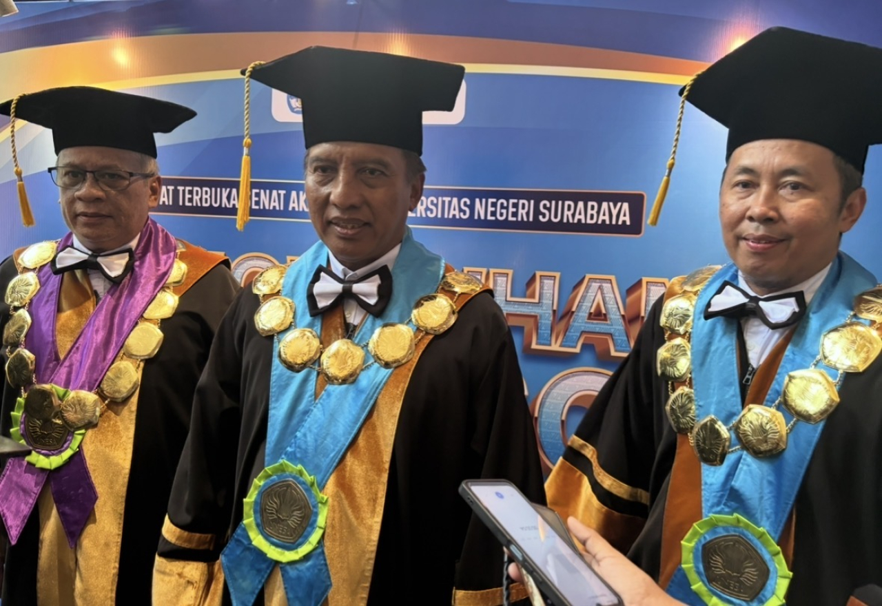 Unesa Kukuhkan 9 Profesor Baru, Rektor Dorong Percepatan Guru Besar dan Penguatan SDM