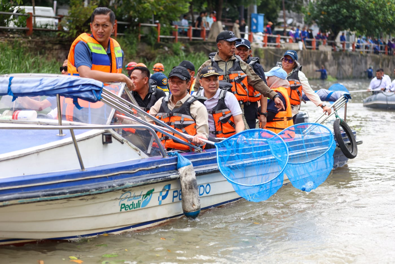 Surabaya Produksi 1.800 Ton Sampah Sehari, Pengelolaannya Dipuji Menteri LH