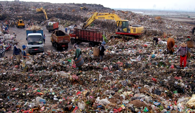 Pemkot Surabaya Alihkan Pengangkutan Sampah ke Malam Hari, Tekan Kemacetan dan Biaya Operasional