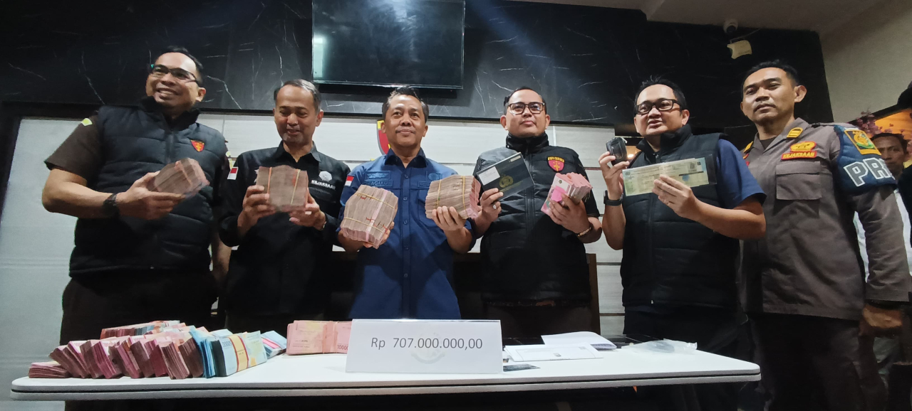 Pungli Izin Tambang ESDM Jatim Dibagi ke 19 Pegawai,Kejati Sita Rp707 Juta