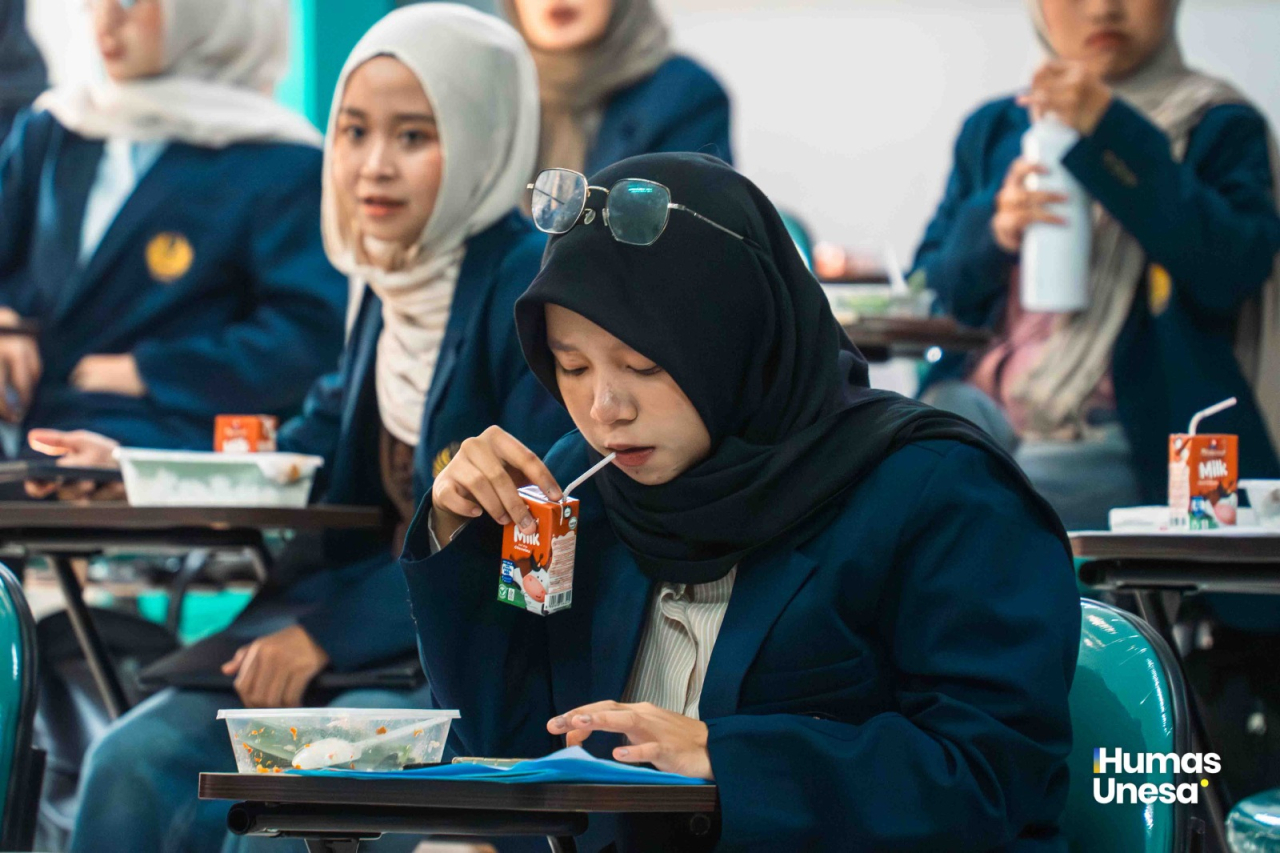 Unesa Bagikan 35.000 Porsi Sarapan Pagi, Dukung Konsentrasi Mahasiswa Selama UAS