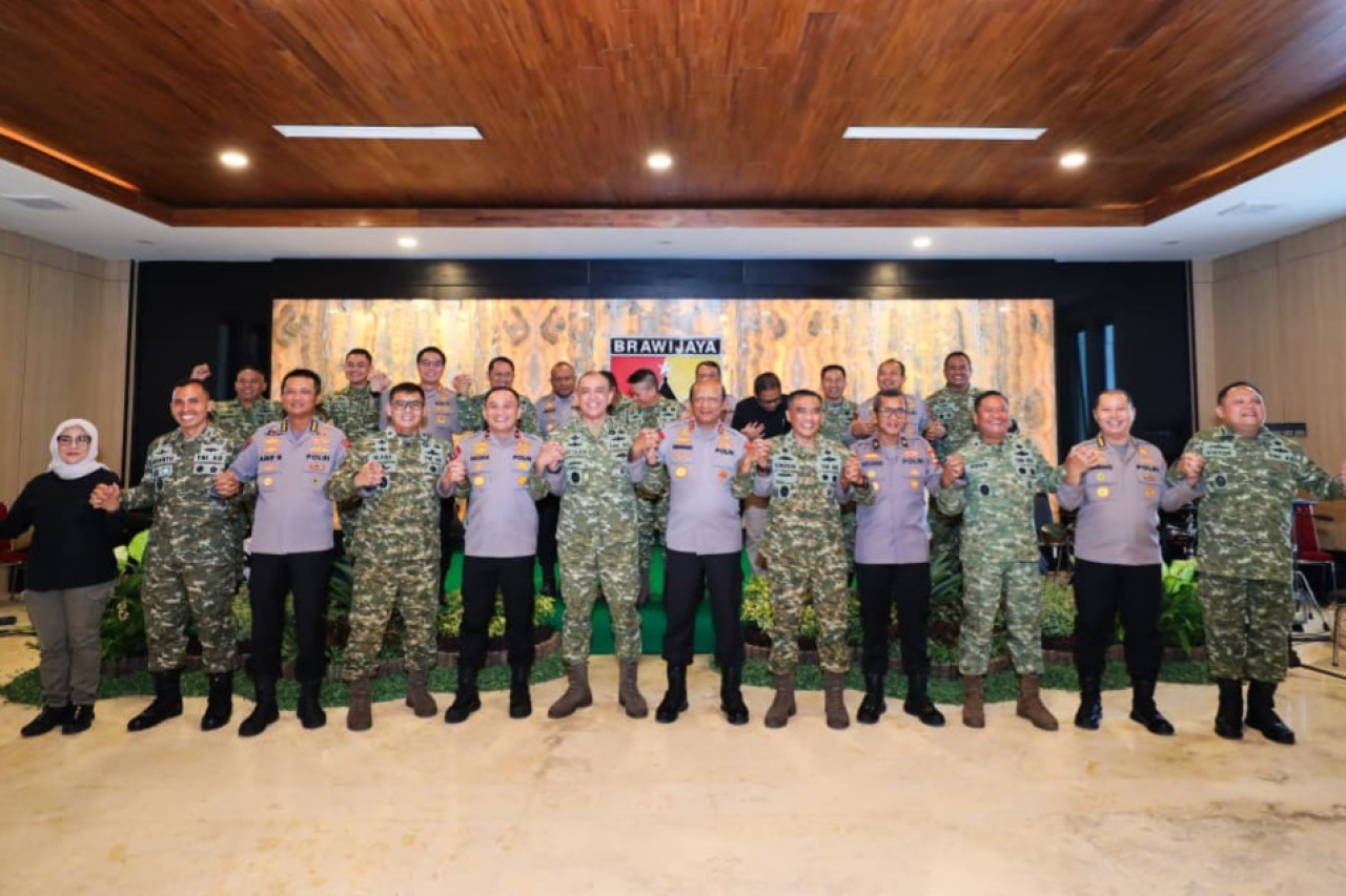 Kapolda Jatim dan Pangdam V/Brawijaya Perkuat Sinergi Jaga Keamanan Jawa Timur